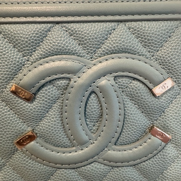 Chanel small teal filigree vanity crossbody bag - Picture 8 of 11
